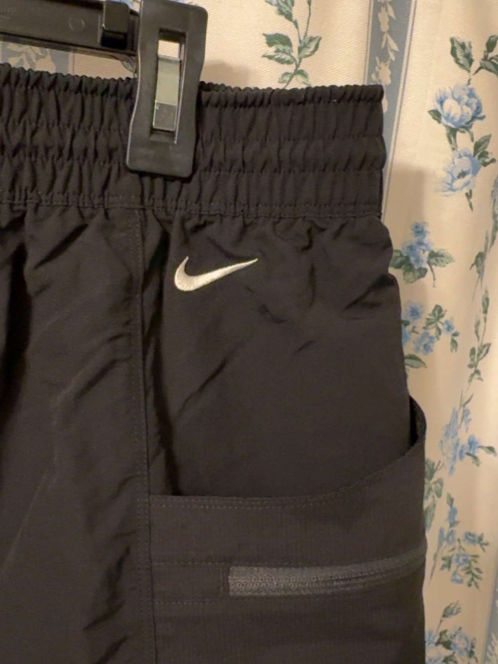 Nike ACG “Death Bloom” Women’s XL Black Shorts NWT - Picture 4 of 11